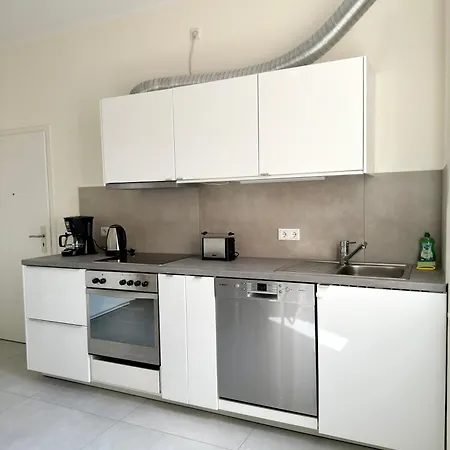 4 Rooms, Free Parking, 25 Min To Duesseldorf, 100 Mbps Wlan 公寓