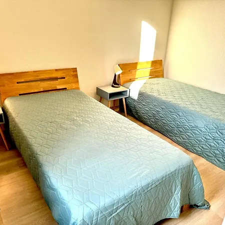 4 Rooms, Free Parking, 25 Min To Duesseldorf, 100 Mbps Wlan Duisburg