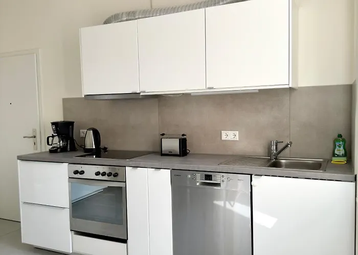 4 Rooms, Free Parking, 25 Min To Duesseldorf, 100 Mbps Wlan Apartman