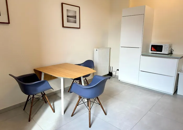 Apartman 4 Rooms, Free Parking, 25 Min To Duesseldorf, 100 Mbps Wlan *