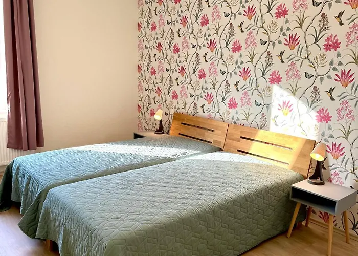 Apartman 4 Rooms, Free Parking, 25 Min To Duesseldorf, 100 Mbps Wlan *