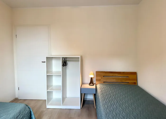 Apartman 4 Rooms, Free Parking, 25 Min To Duesseldorf, 100 Mbps Wlan