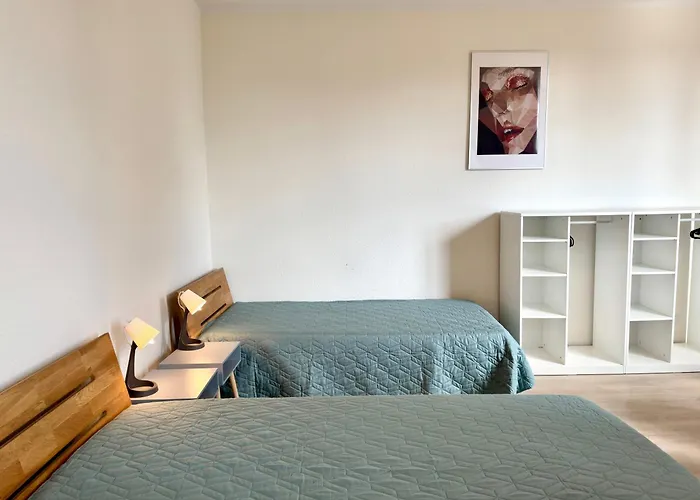 Apartman 4 Rooms, Free Parking, 25 Min To Duesseldorf, 100 Mbps Wlan