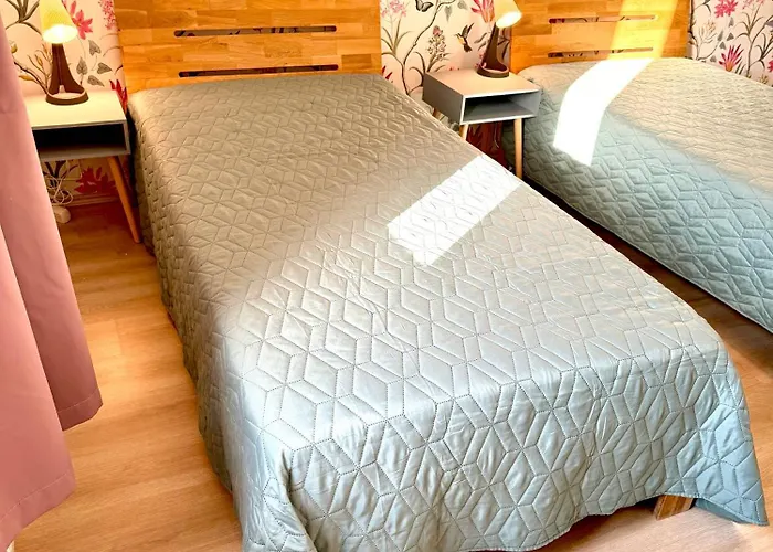 4 Rooms, Free Parking, 25 Min To Duesseldorf, 100 Mbps Wlan Apartman